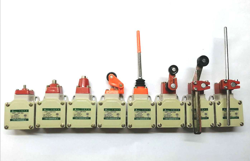LXP1(3SE3)-100系列行程開關LXP1-303、404系列